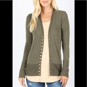 Women’s Olive Green Zenana Button Sweater Size Sm